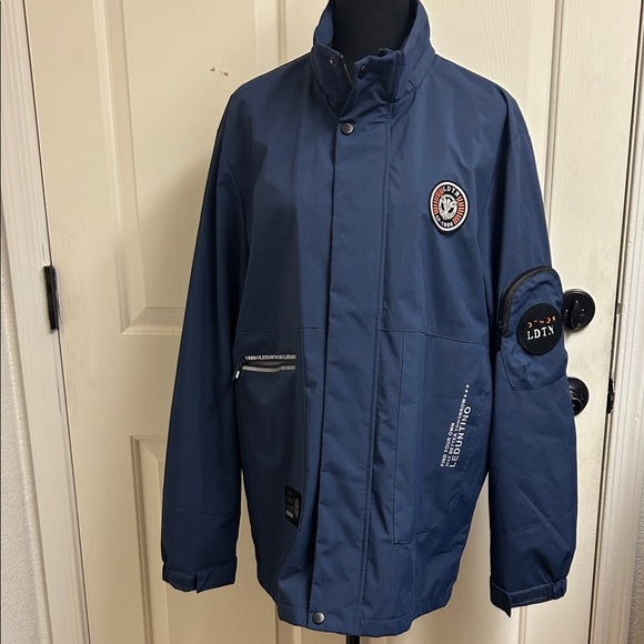Leduntino Other - Leduntino Find Your Own Way Windbreaker Hooded Waterproof Jacket Blue
Large, EUC